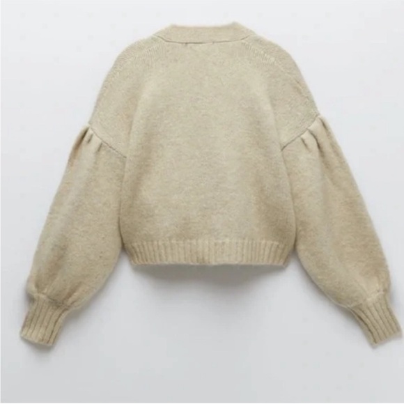Zara Soft Cream Knit Sweater - Picture 2 of 9